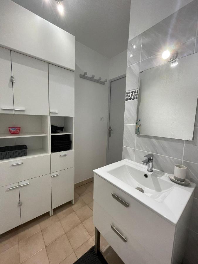Appartement T2 46M2 Avec Grande Terrasse Sanary-sur-Mer Dış mekan fotoğraf